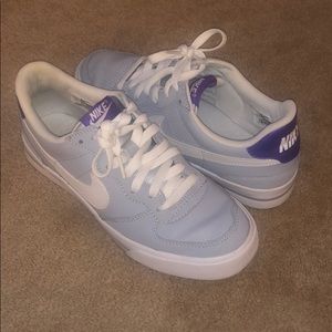 Women’s Nike Sneaker